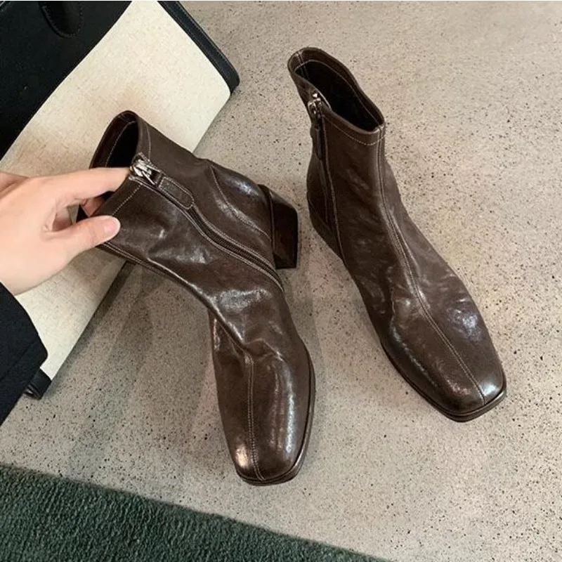 Ethnic Modern Fashion - Neue Damenschuhe Designer-Absatz-Stiefeletten Mode Eckige Spitze