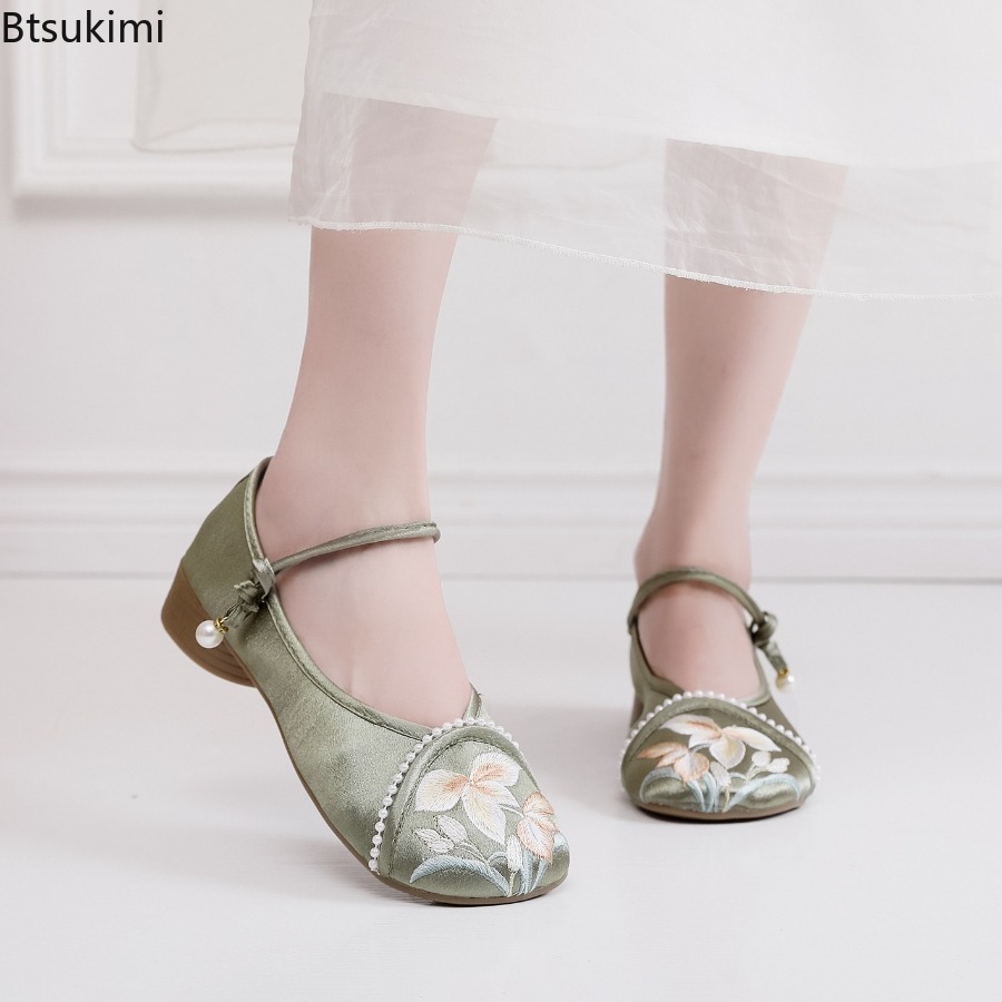 Modische bestickte Damenschuhe – Ethnic Fashion In Bewertung und Preis